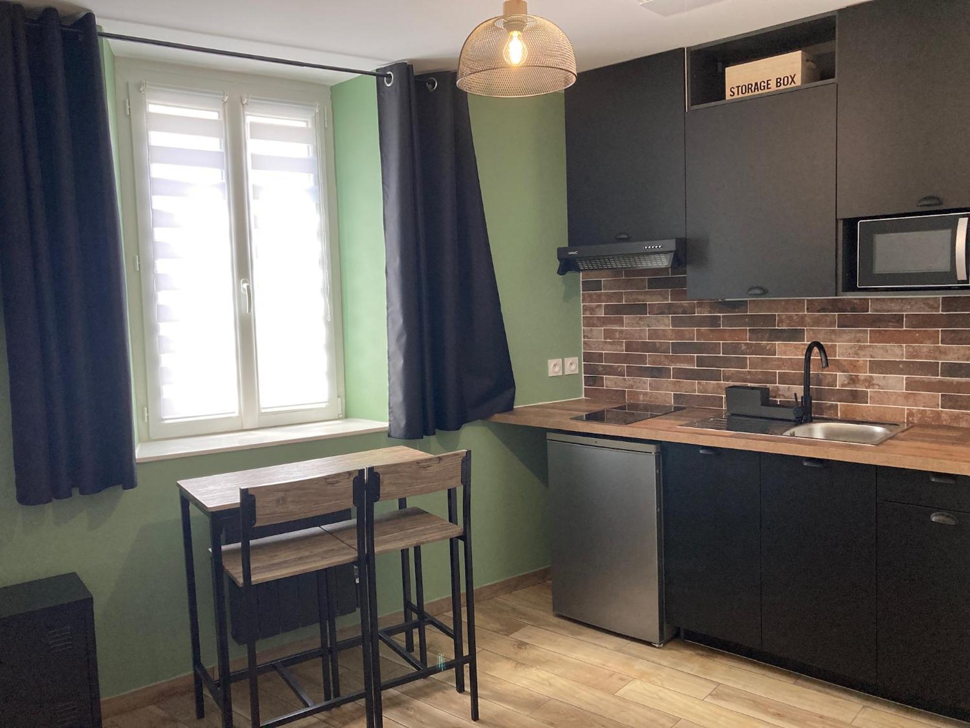 Appartement Le Cocon Studieux - Studio Tout Equipe- Quartier Lahitolle *